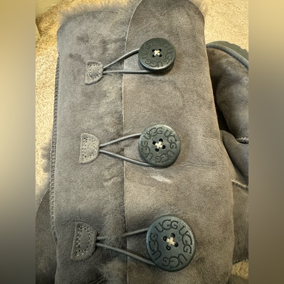 UGG Bailey Button Triplet II Boot - size 8 - FOLDABLE multiple ways to wear! - Picture 11 of 13